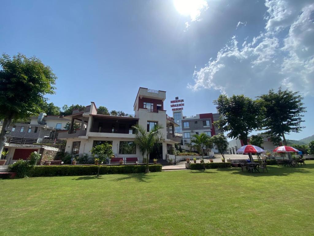 Meera Valley Resort By Nexottel Udaipur Exterior foto